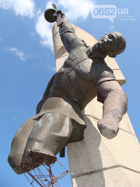 Крым памятник