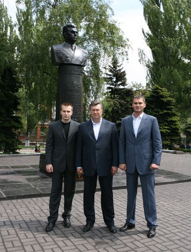 Янукович и сыновья