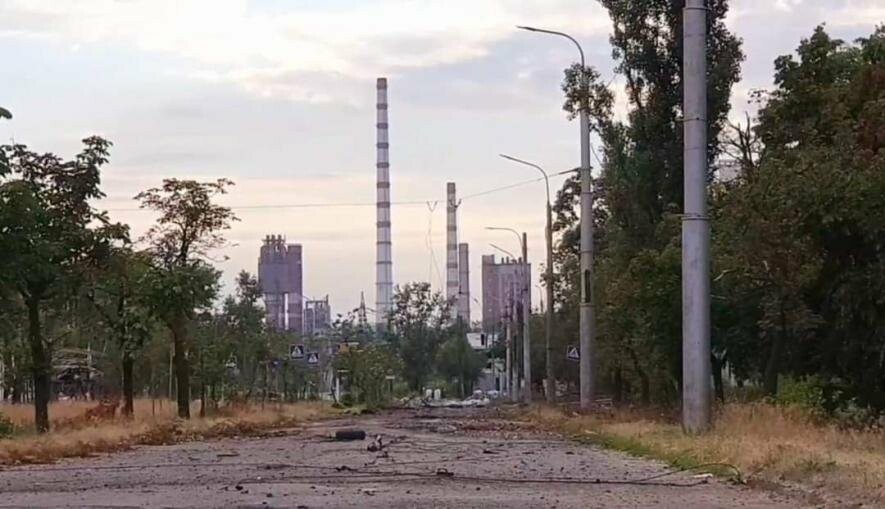 Окупантам не вдалося оточити Сєвєродонецьк: наші військові залишили місто і відійшли на більш укріплені позиції 