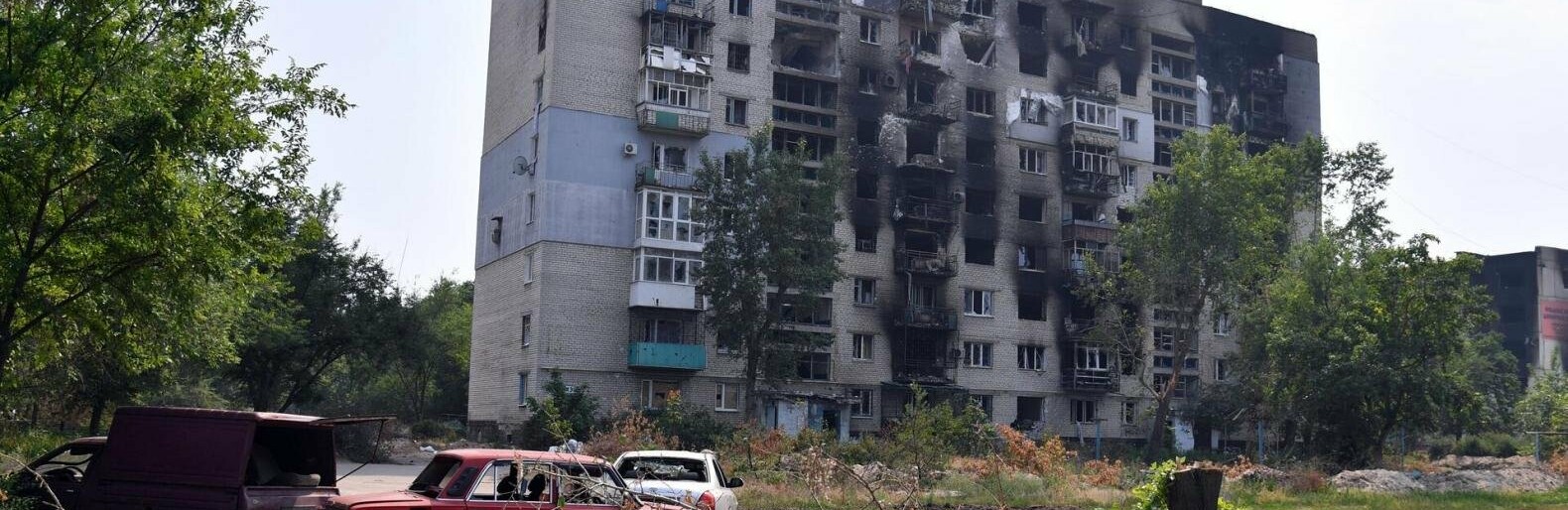 Окупанти зносять зруйновані будівлі та інфраструктуру в Сєвєродонецьку