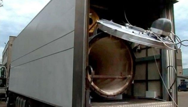 До Луганська окупанти привезли два мобільні крематорії для знищення тіл власних загиблих 