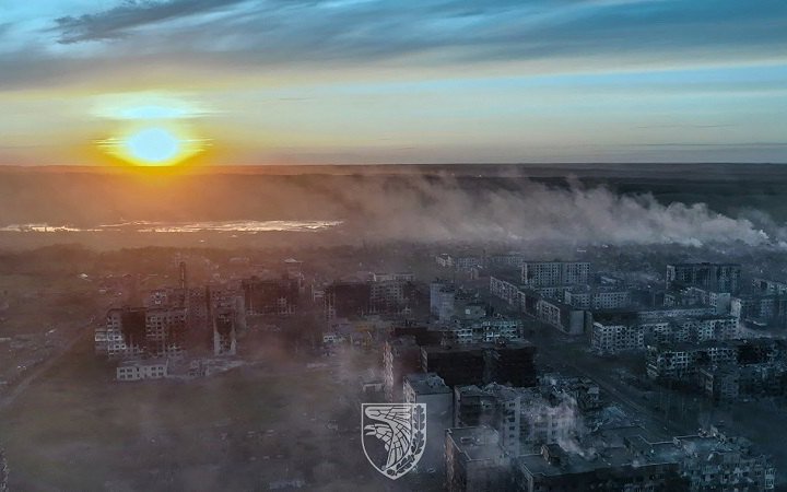 Прттивник втрачає позиції під Бахмутом, – Сирський 
