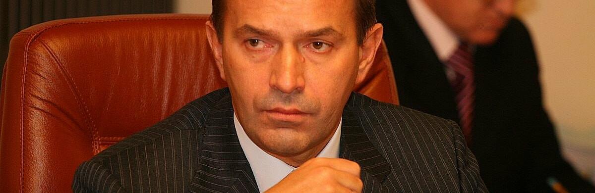 Зеленський позбавив громадянства топчиновників часів Януковича: серед них колишні донецькі - Клюєв, Клименко, Захарченко