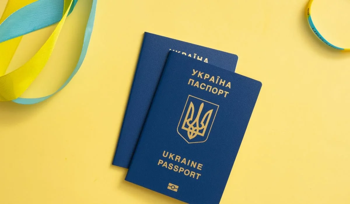 Як оформити український паспорт 14-річній дитині із окупованої території: інструкція
