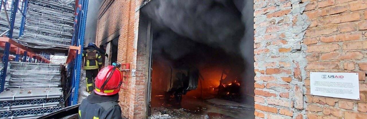 Окупанти обстріляли підприємство у Краматорську, - ФОТО