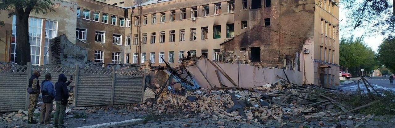  На Луганщині в окупованій Кадіївці знищено базу окупантів, - ФОТО