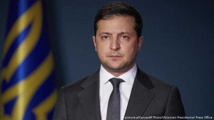 Зеленский назвал Минские договоренности «еле живым» документом