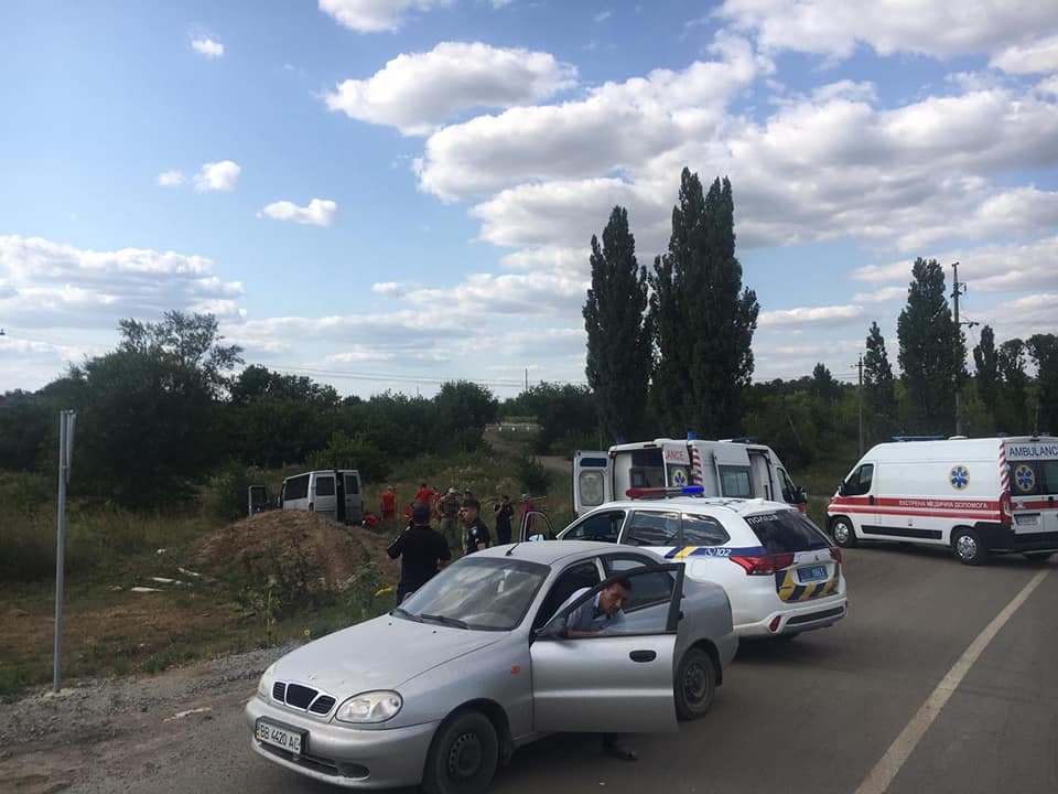В Луганской области в ДТП попал микроавтобус с пассажирами: пять человек госпитализировали, - ФОТО , фото-1