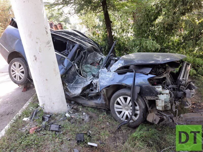 Машина превратилась в груду металлолома: в оккупированном Стаханове произошла страшная авария, - ФОТО