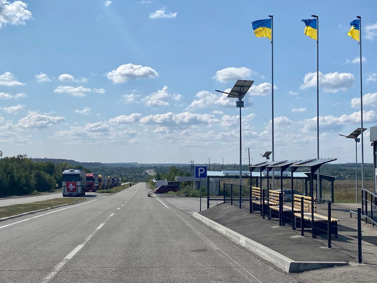 Швейцария направила в ОРДЛО 144 грузовиков с гумпомощью, - ФОТО, фото-2