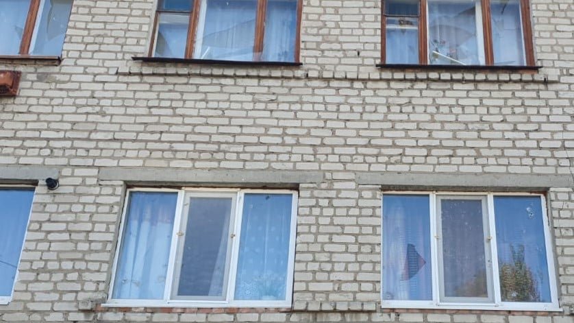 В штабе ООС рассказали подробности обстрела Счастья: ранен глава ВГА, повреждены дома, - ФОТО, фото-6