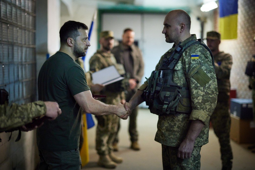 Зеленський відвідав позиції українських військ у районі Бахмута та Лисичанська
