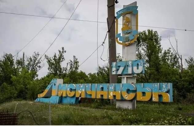 Росіяни масовано обстрілюють Лисичанськ: зруйновано п’ять багатоповерхівок, два храми, - ФОТО