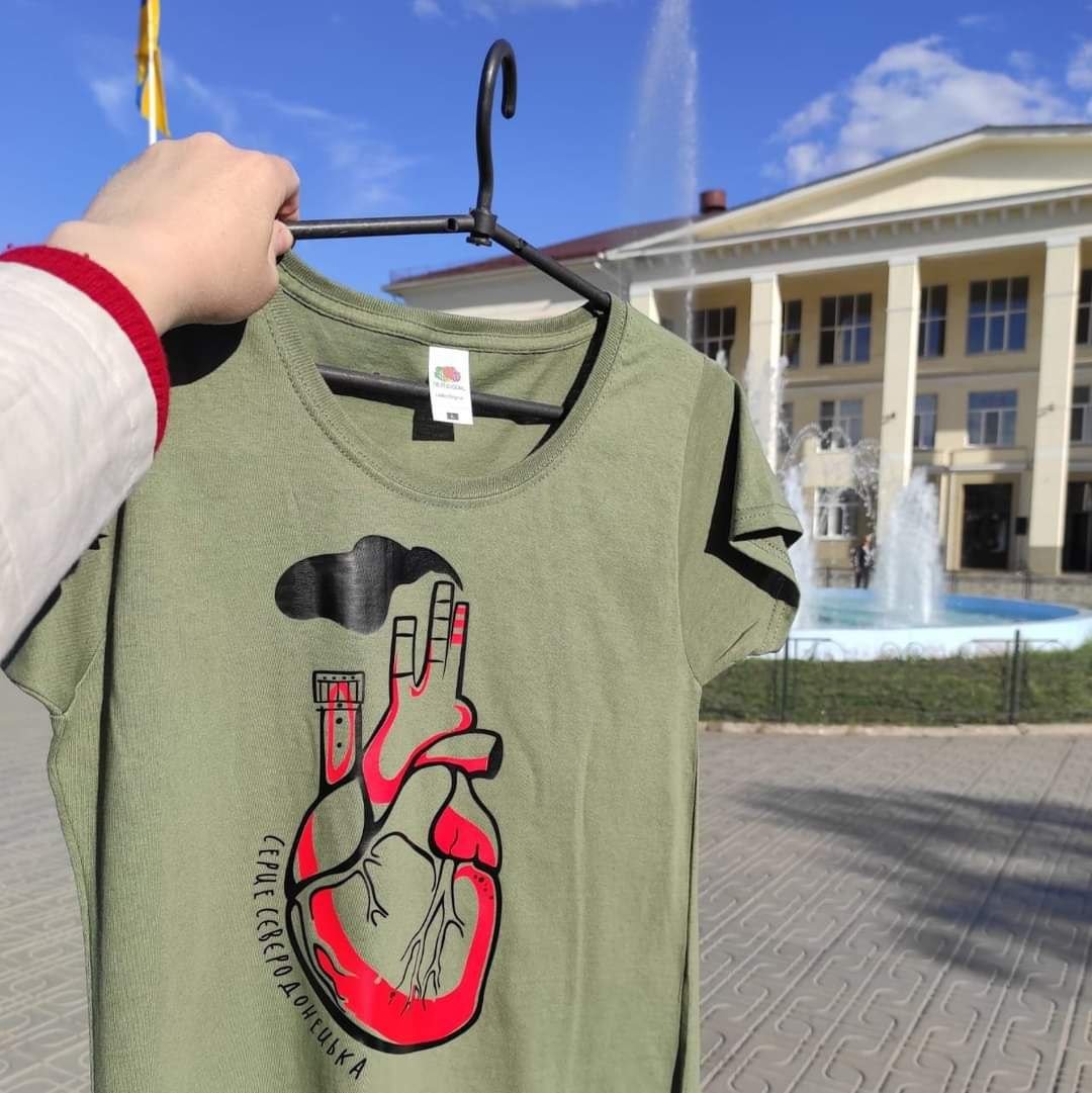 Це не бізнес – це поклик серця: сєвєродончанка відновила друк патріотичних футболок з нуля, - ФОТО