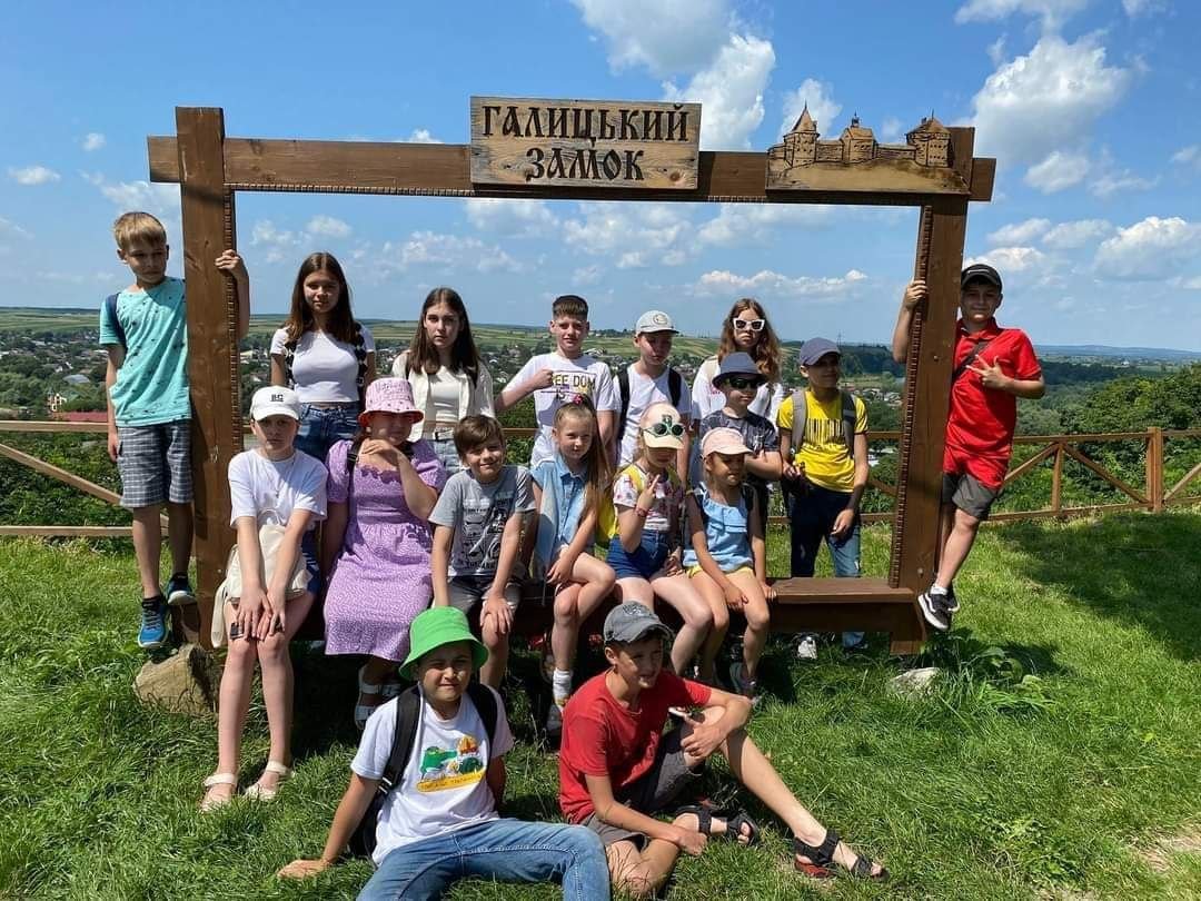 Для дітей-переселенців з Луганської області на Івано-Франківщині організували позашкільний літній табір, - ФОТО
